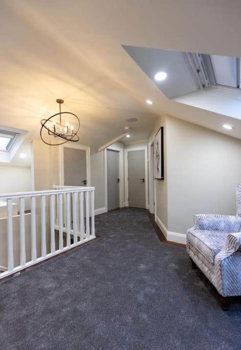 Luxury Town Centre Apartment คุกส์ทาวน์ ภายนอก รูปภาพ